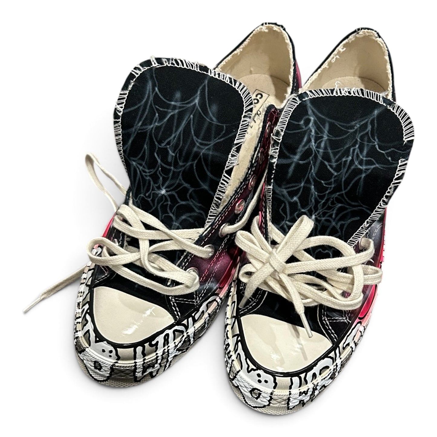 Low top black\pink chucks <3