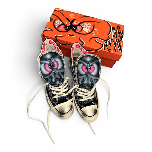 Pink skelly chucks <3