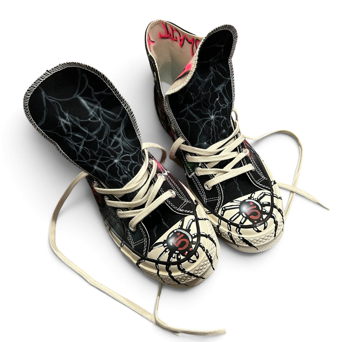 Spider Pink and green chucks <3